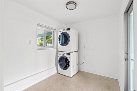Tiny photo for 690 SE 5th Court, Pompano Beach, FL 33060 (MLS # B26083698)