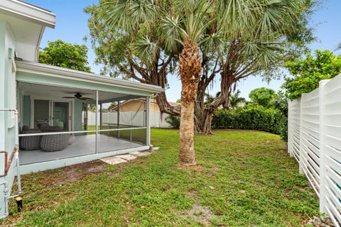 Tiny photo for 690 SE 5th Court, Pompano Beach, FL 33060 (MLS # B26083698)