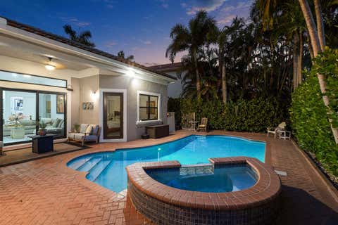 Tiny photo for 876 NW 123rd Drive, Coral Springs, FL 33071 (MLS # B26044329)