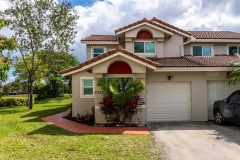 7532 S Pinewalk Dr, Margate, FL MLS: F10490601