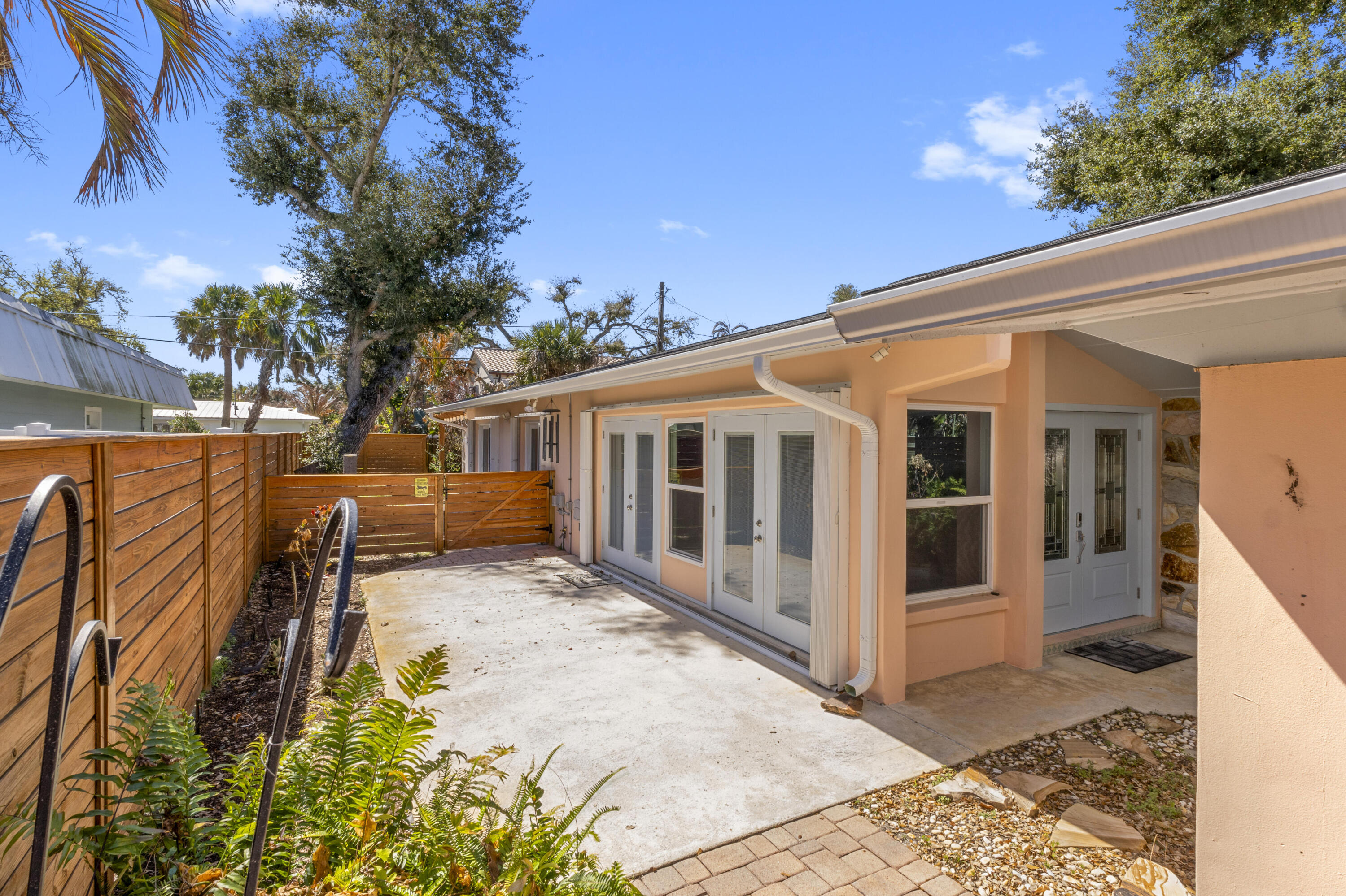 Central Beach - Residential