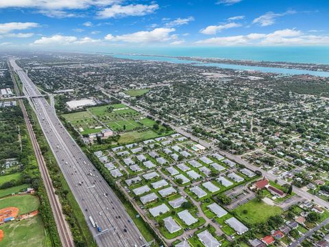 220 Country Lane A Boynton Beach FL 33435