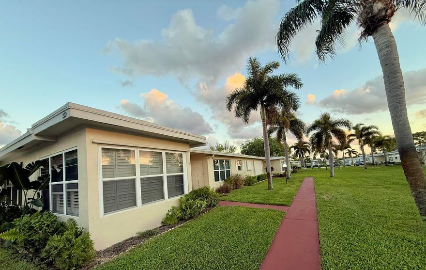 Professional photos coming soon. Beautifully updated 2BR/2BA end-unit villa in a desirable 55+ community in East Boynton Beach, located west of US-1 and approx. 3 minutes to the beach. Features a rare open-concept kitchen with large island, bar seating, stainless steel appliances, 5-burner cooktop, wall oven, microwave, and raised dishwasher. Recessed lighting in main living areas. Bright end unit with extra windows and Venetian shutters. Tile flooring throughout. Updated bathrooms, spacious walk-in closets, and entry-level den/office. HOA $544/month includes cable, internet, water, trash, and amenities. Ask me for anything. Jessica. Text me-i own here and I can get all association docs needed