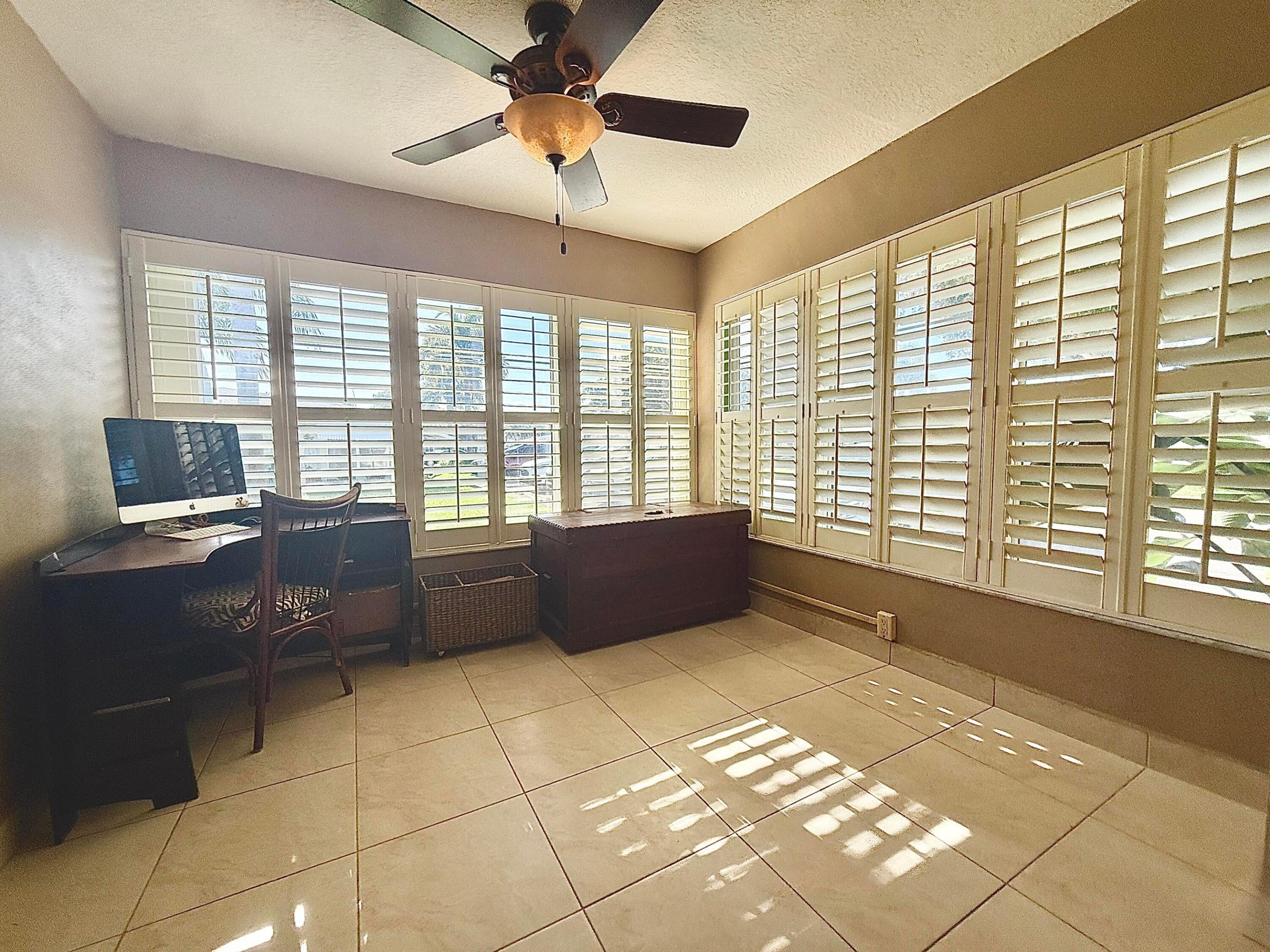 220 Country Lane A, Boynton Beach FL 33435