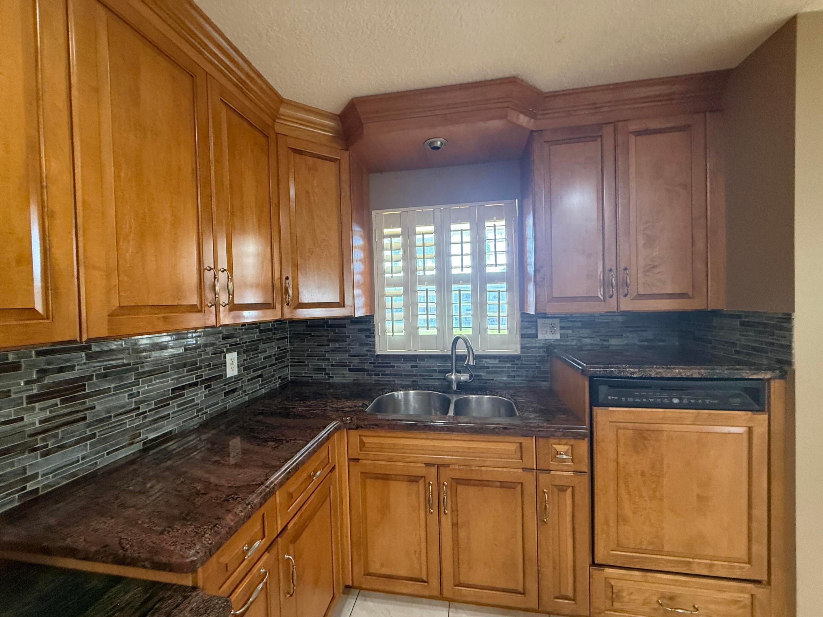 220 Country Lane A