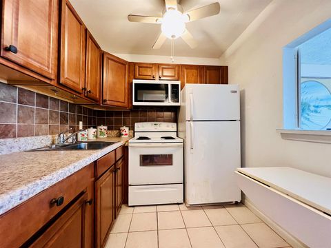 146 Sussex H West Palm Beach FL 33417