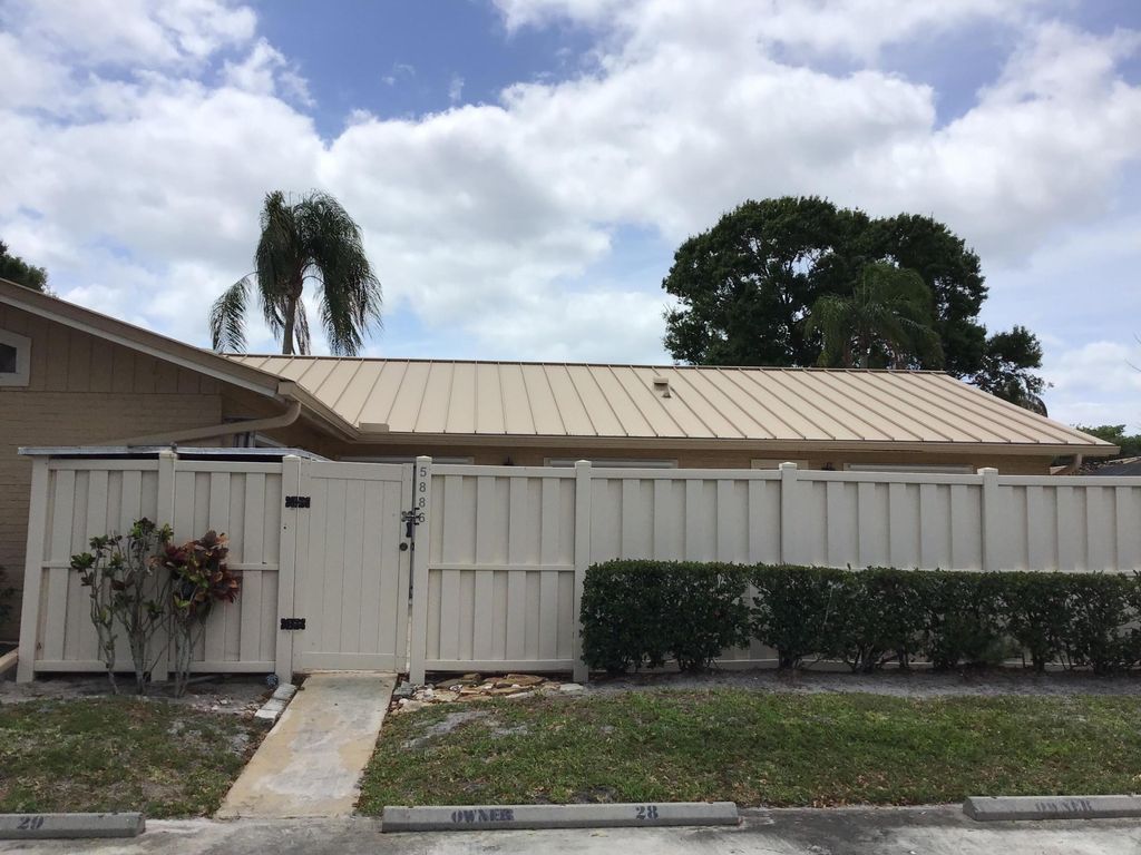 Photo of 5886 Golden Eagle Circle, Palm Beach Gardens, FL 33418 (MLS # R11083513)