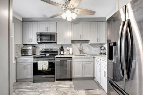 21214 Lago Circle B Boca Raton FL 33433