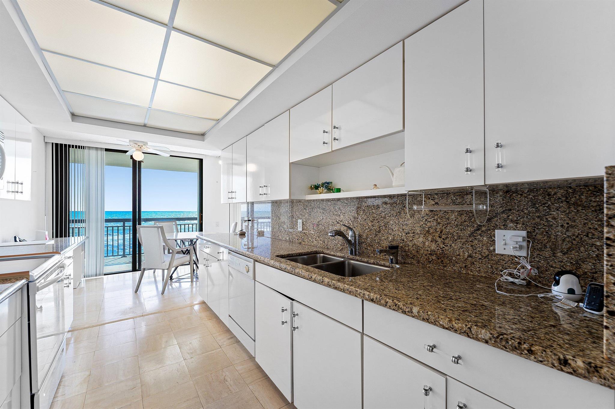 CARLTON PLACE CONDO - Residential