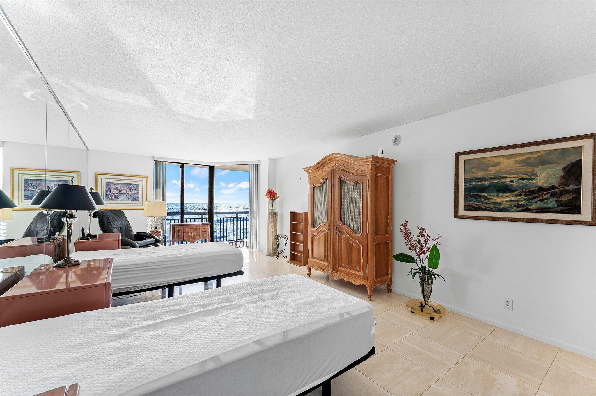 CARLTON PLACE CONDO - Residential