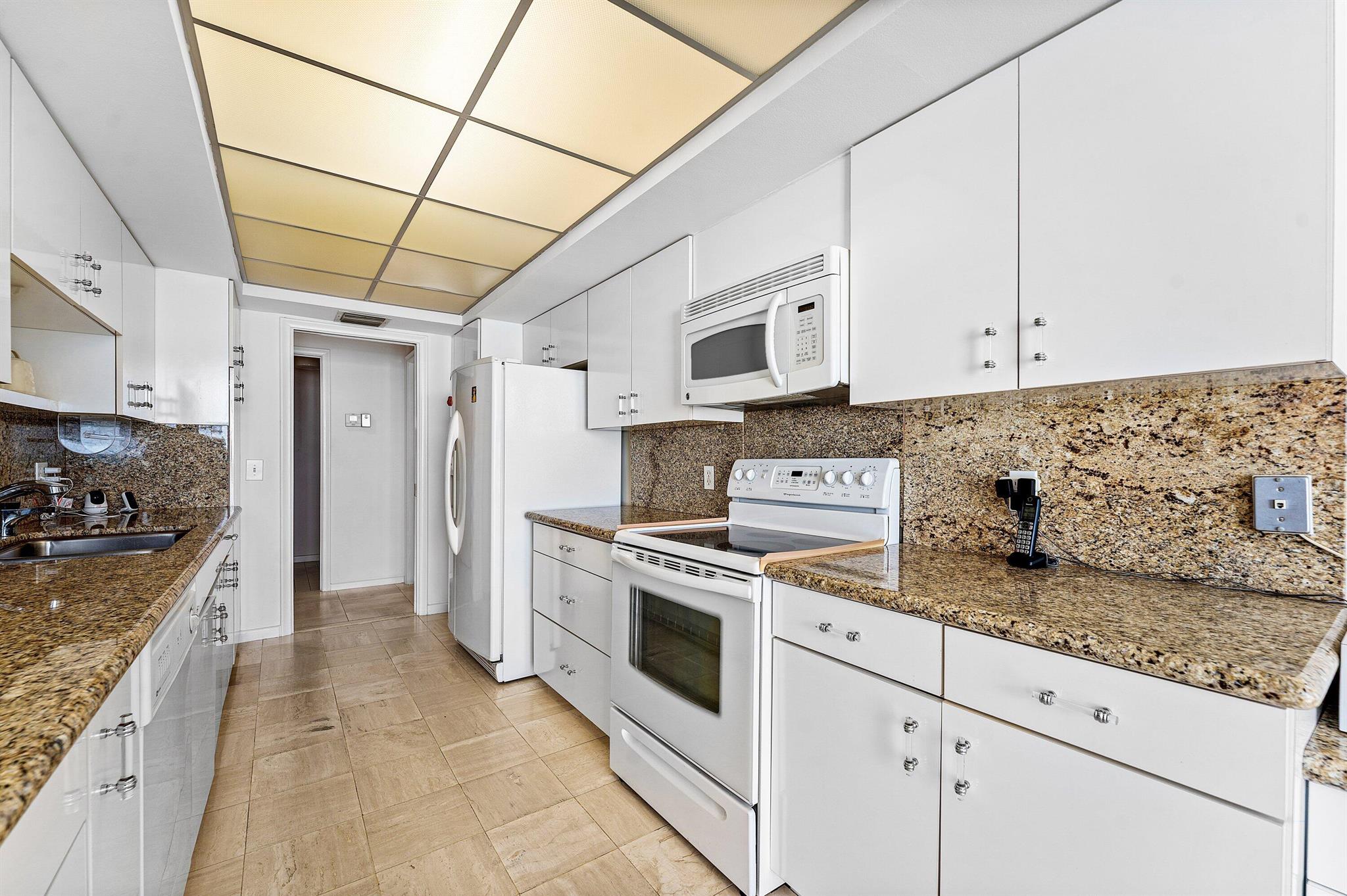 CARLTON PLACE CONDO - Residential