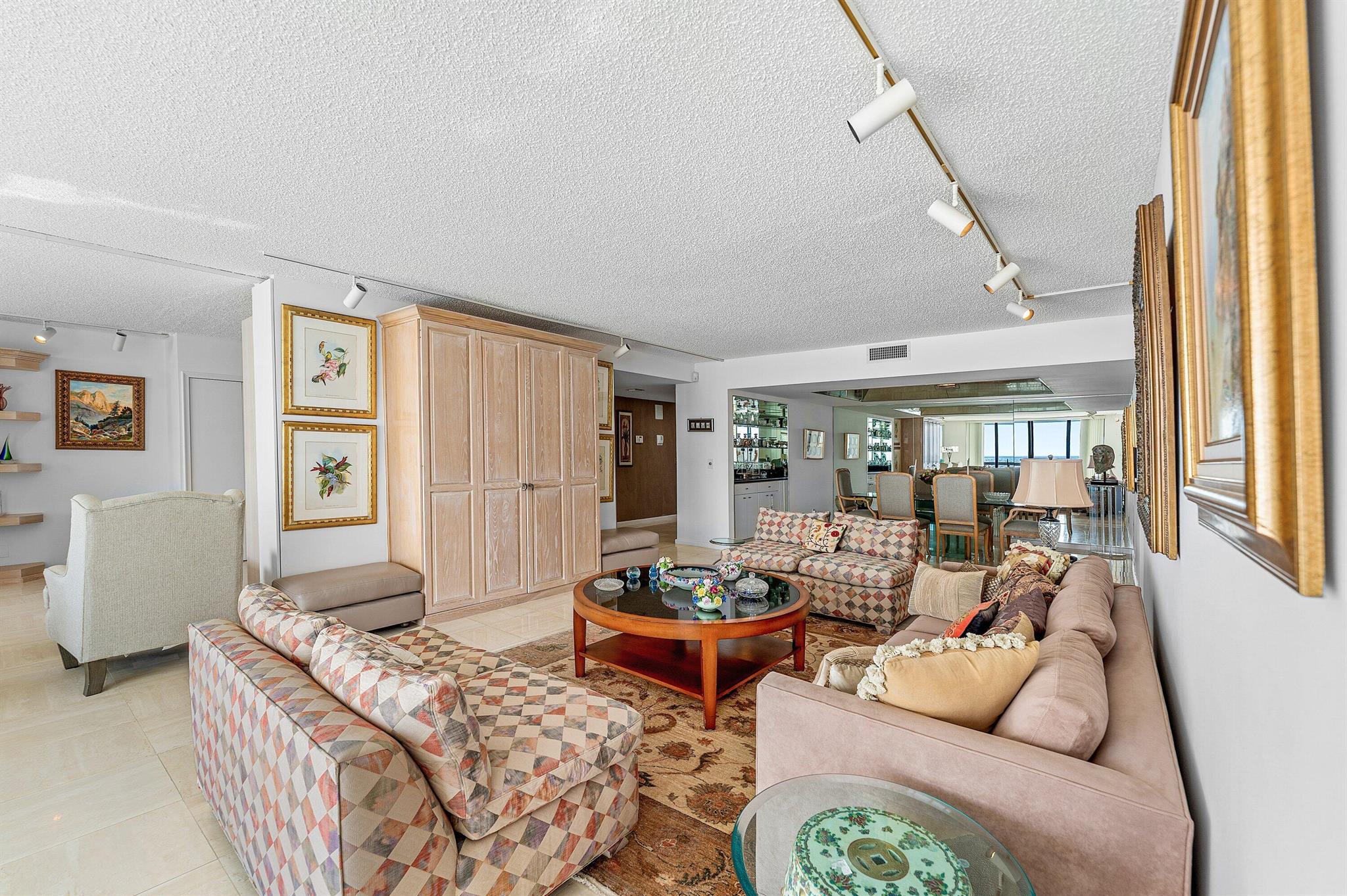 CARLTON PLACE CONDO - Residential