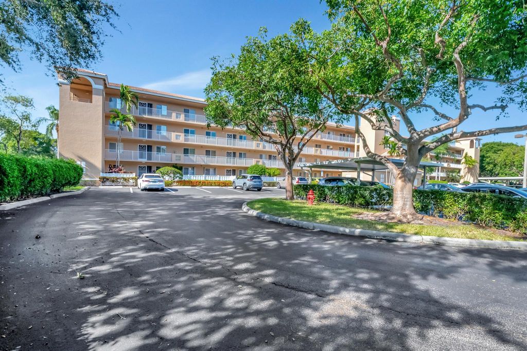 Photo of 5746 Crystal Shores Drive #402, Boynton Beach, FL 33437 (MLS # R11029236)