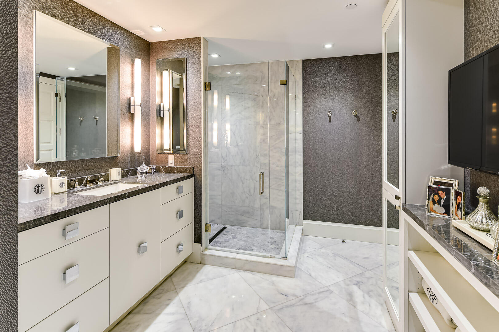 PALM BEACH HAMPTON CONDO - Residential