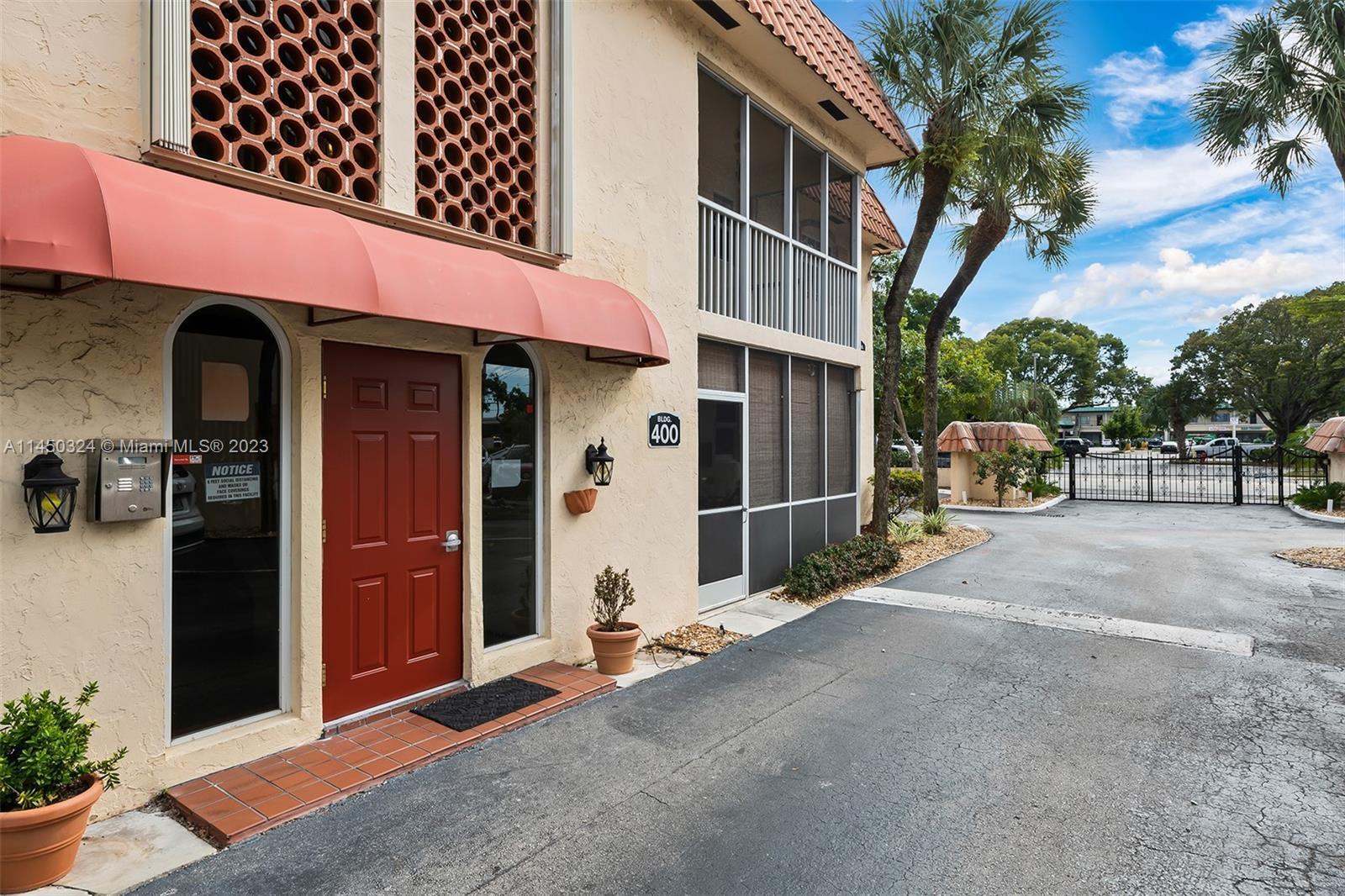 BARCELONA GARDENS CONDO BLDG 400 - Residential