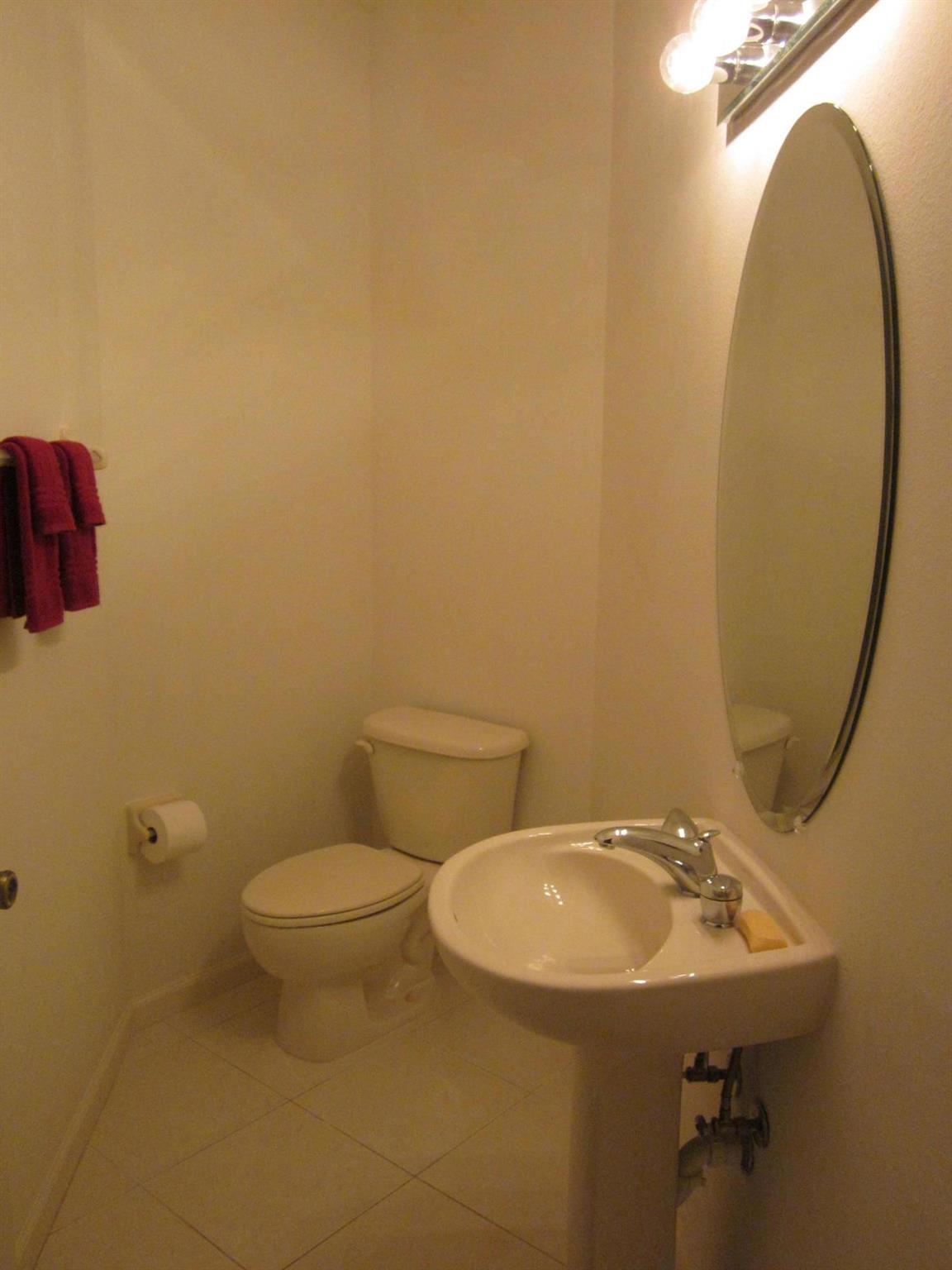 CASTLE PINES CONDOMINIUM - Residential Lease