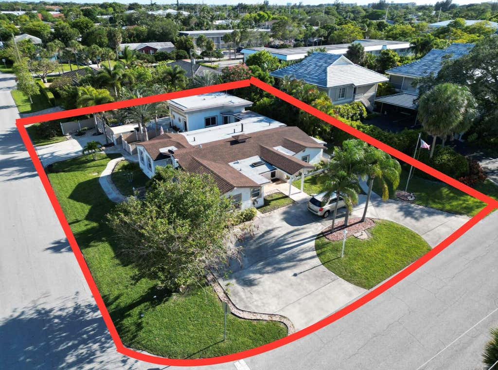 Photo of 698 Forsyth Street, Boca Raton, FL 33487 (MLS # R10890286)