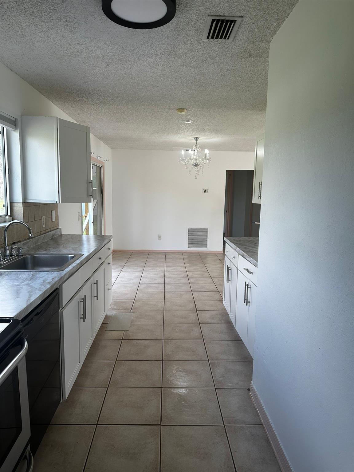 PORT ST LUCIE SECTION 40 - Residential Lease