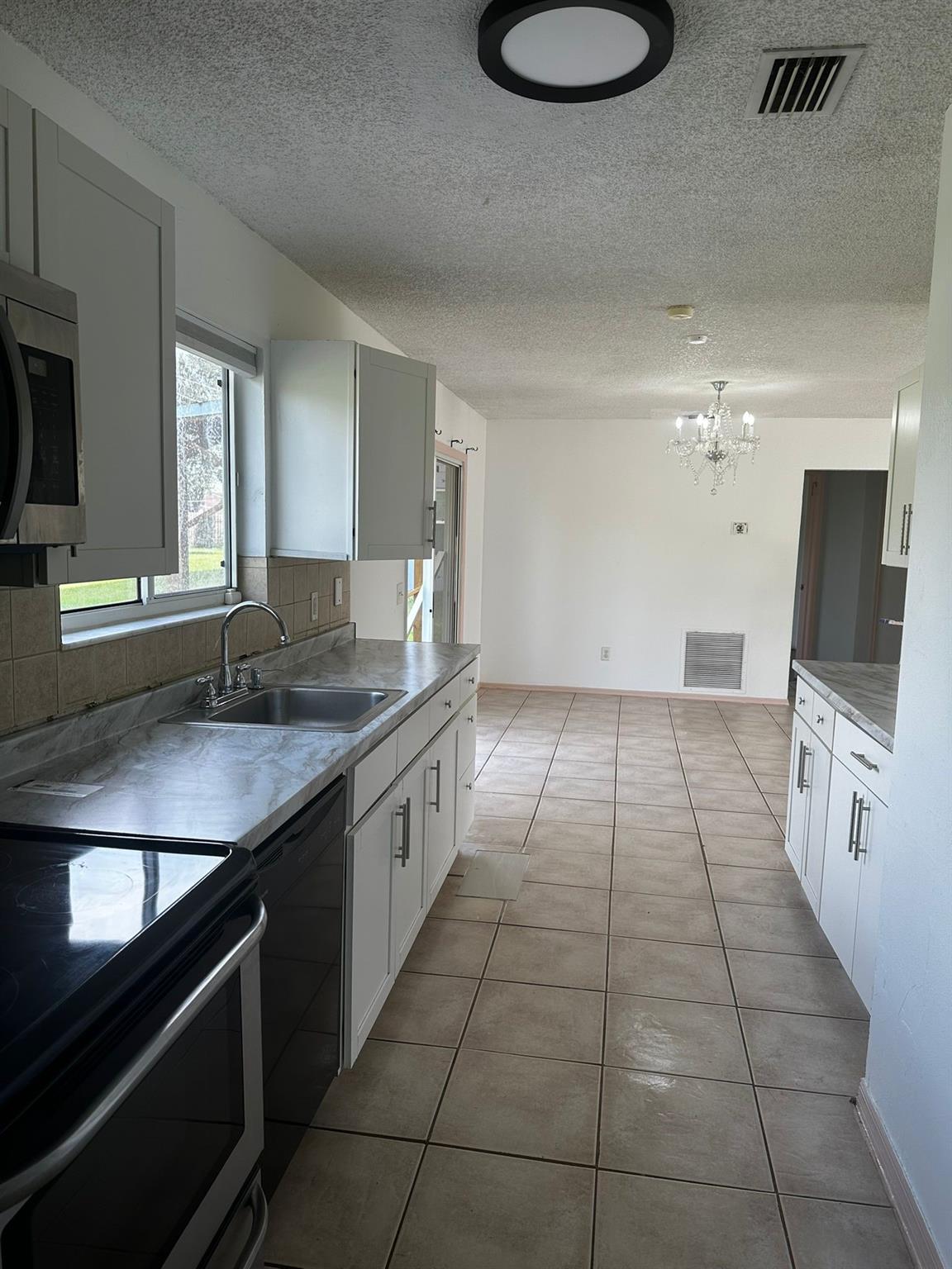PORT ST LUCIE SECTION 40 - Residential Lease