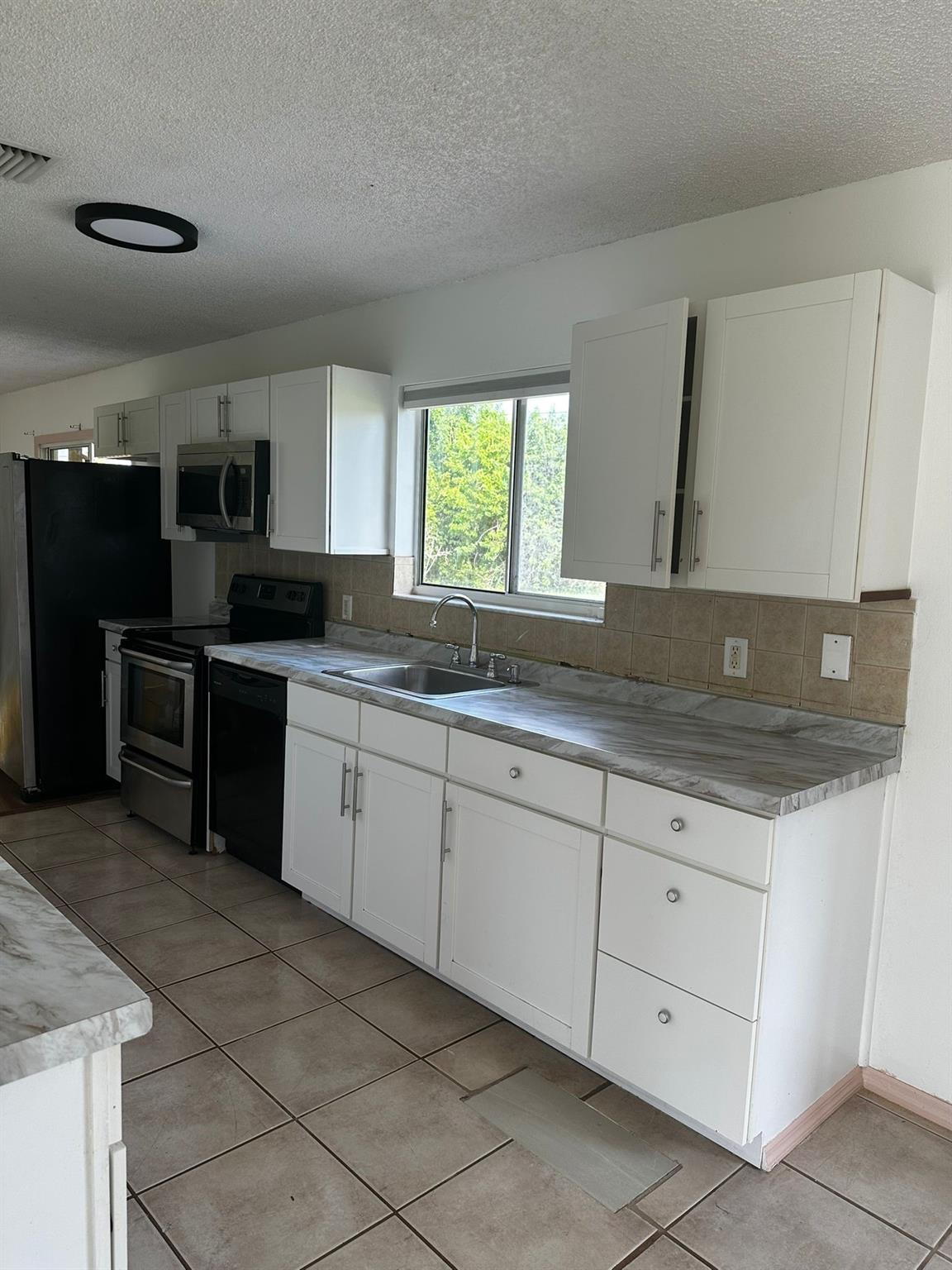 PORT ST LUCIE SECTION 40 - Residential Lease