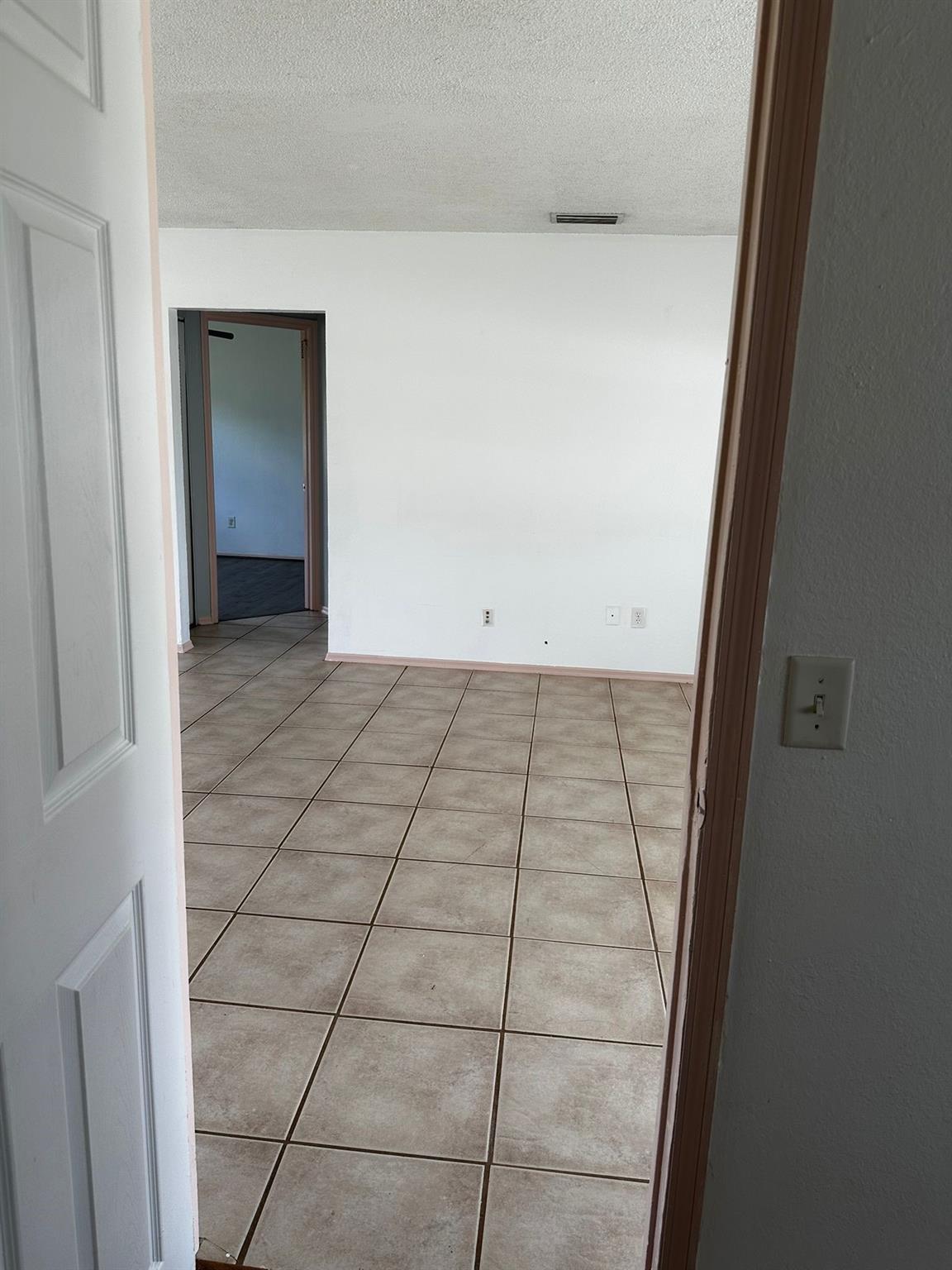 PORT ST LUCIE SECTION 40 - Residential Lease