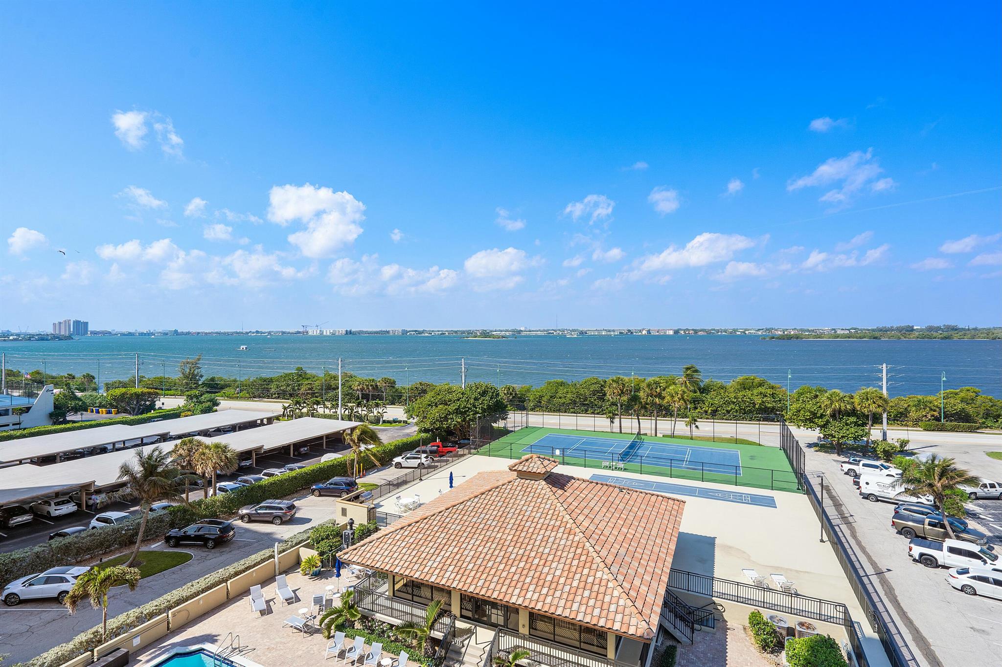 5460 N Ocean Drive 4d
