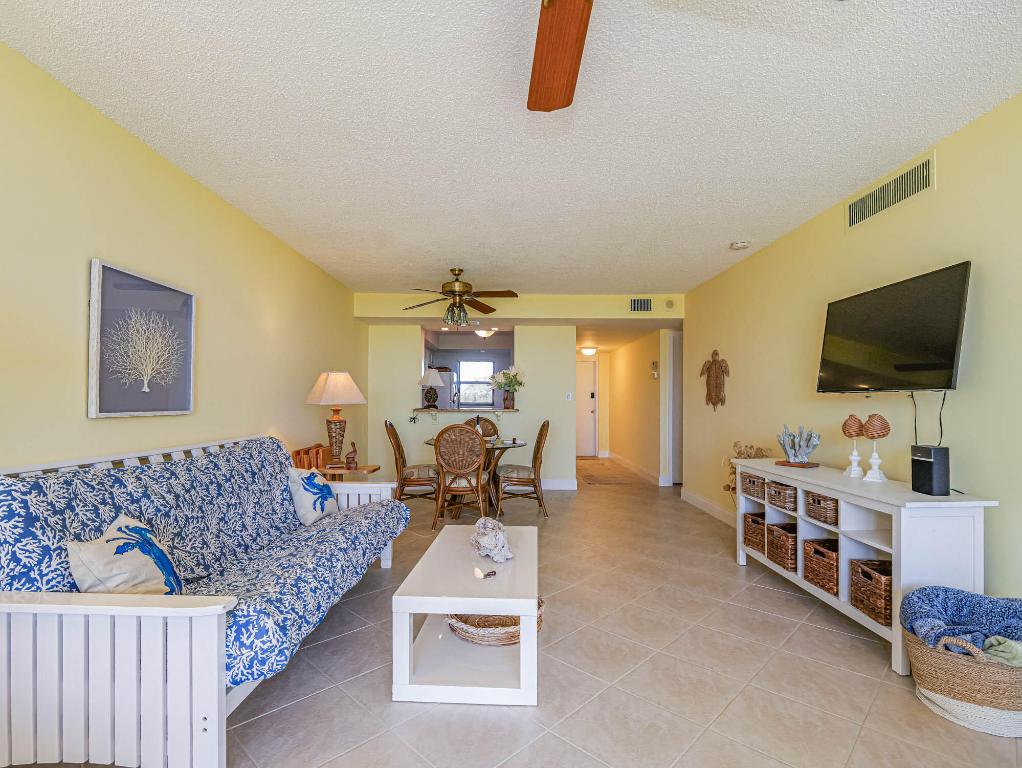 SEA PALMS CONDOMINIUM - Residential