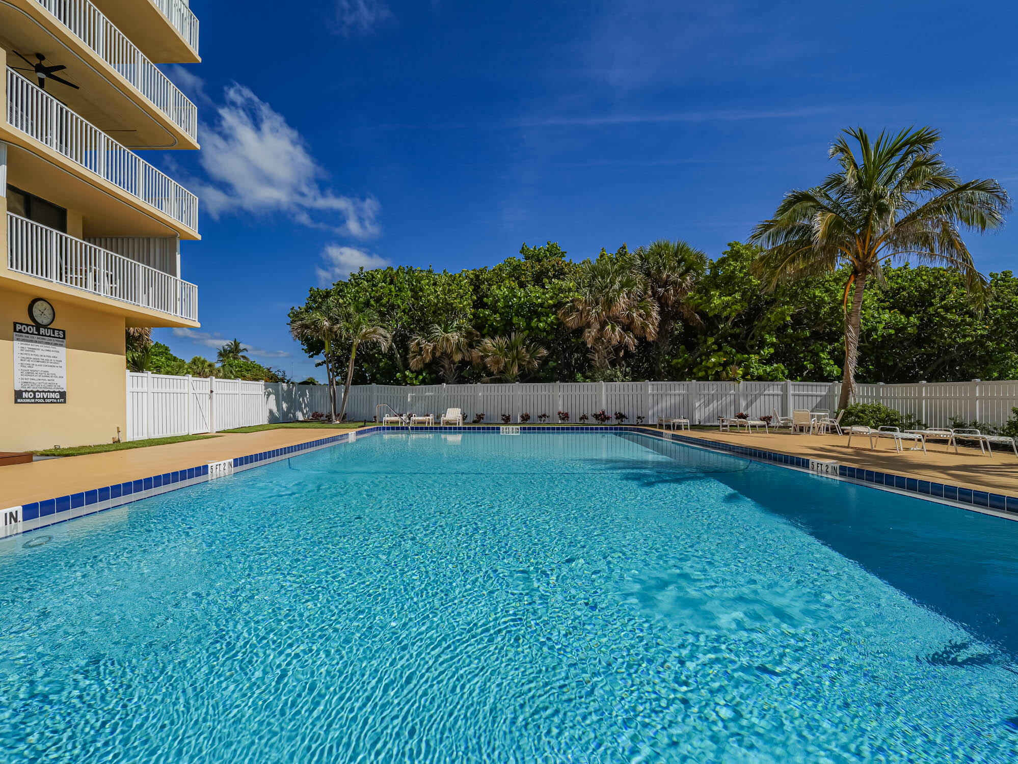 SEA PALMS CONDOMINIUM - Residential