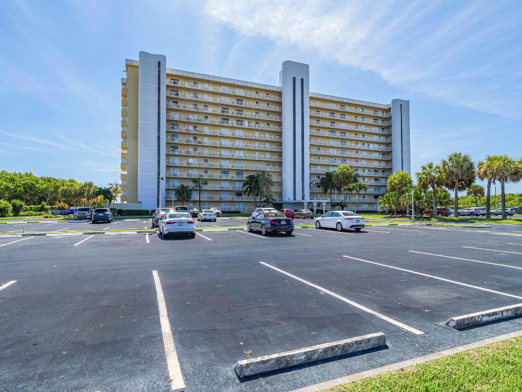 SEA PALMS CONDOMINIUM - Residential