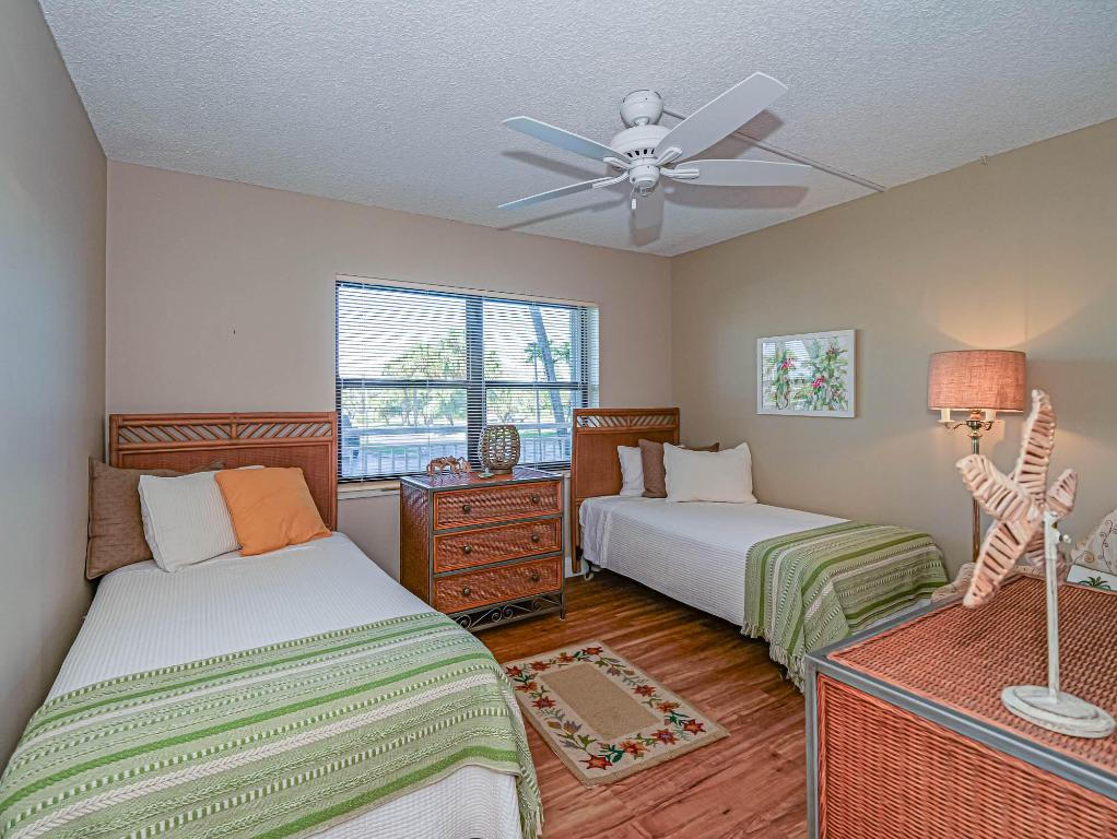 SEA PALMS CONDOMINIUM - Residential