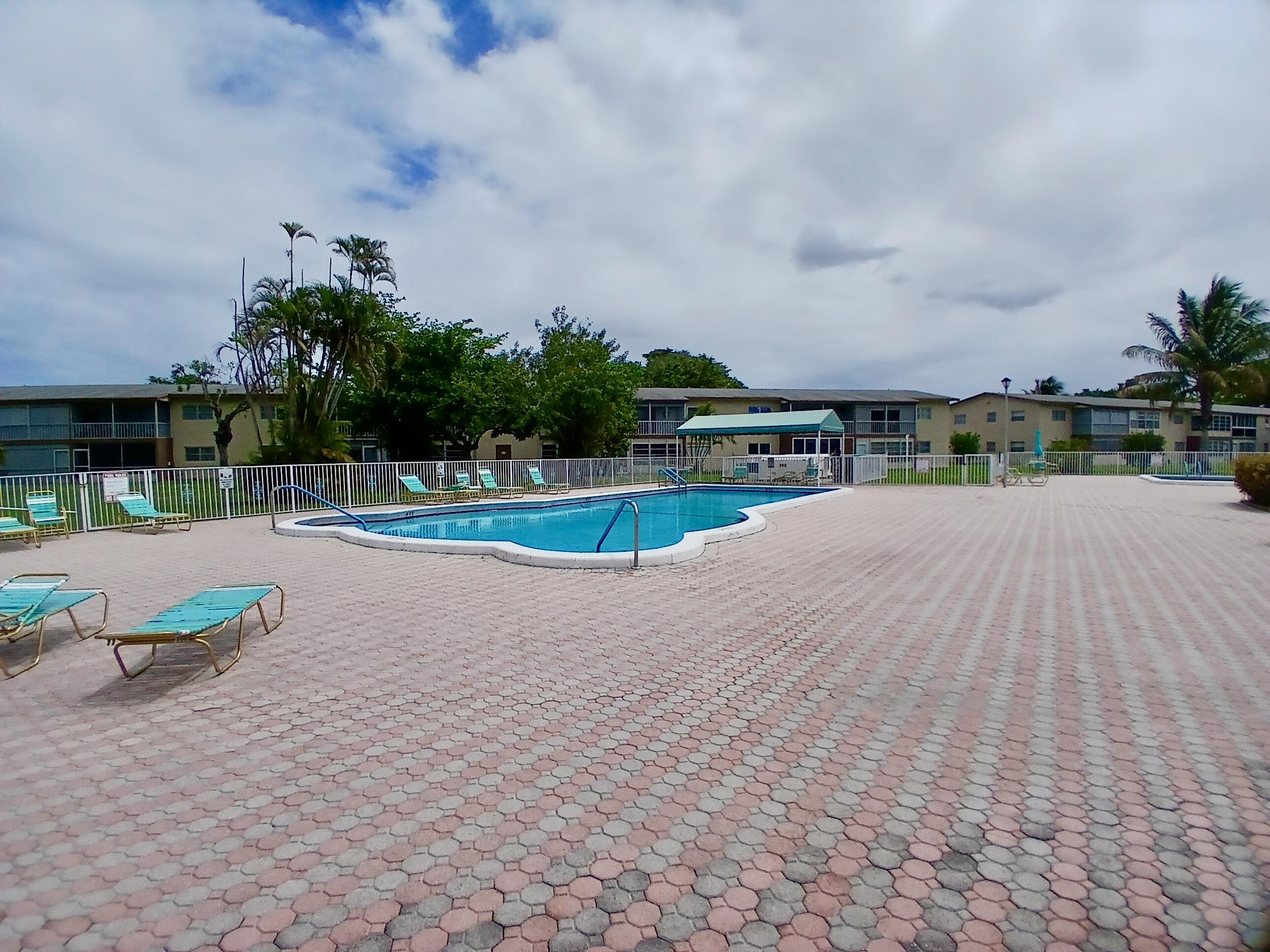 ORIOLE GARDENS - Residential