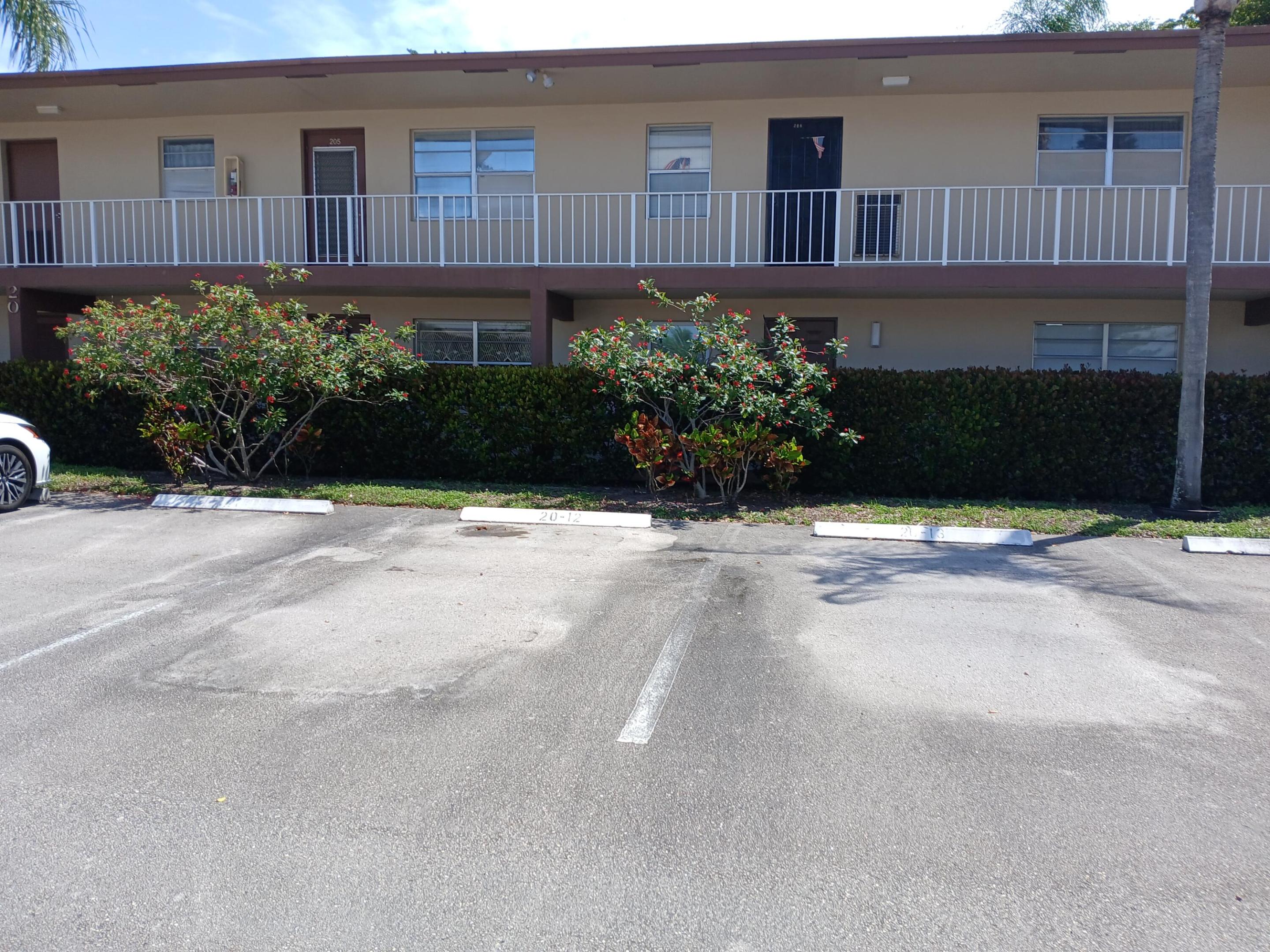 ORIOLE GARDENS - Residential