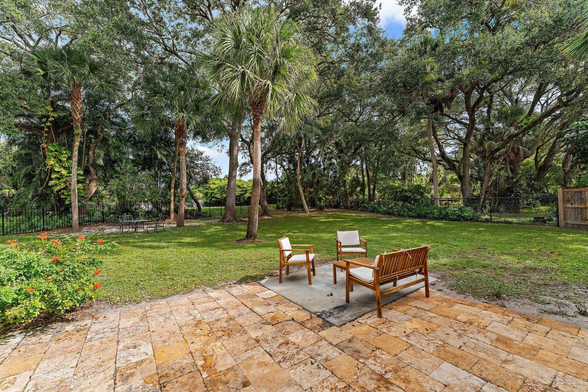 MONET WOODS - Residential