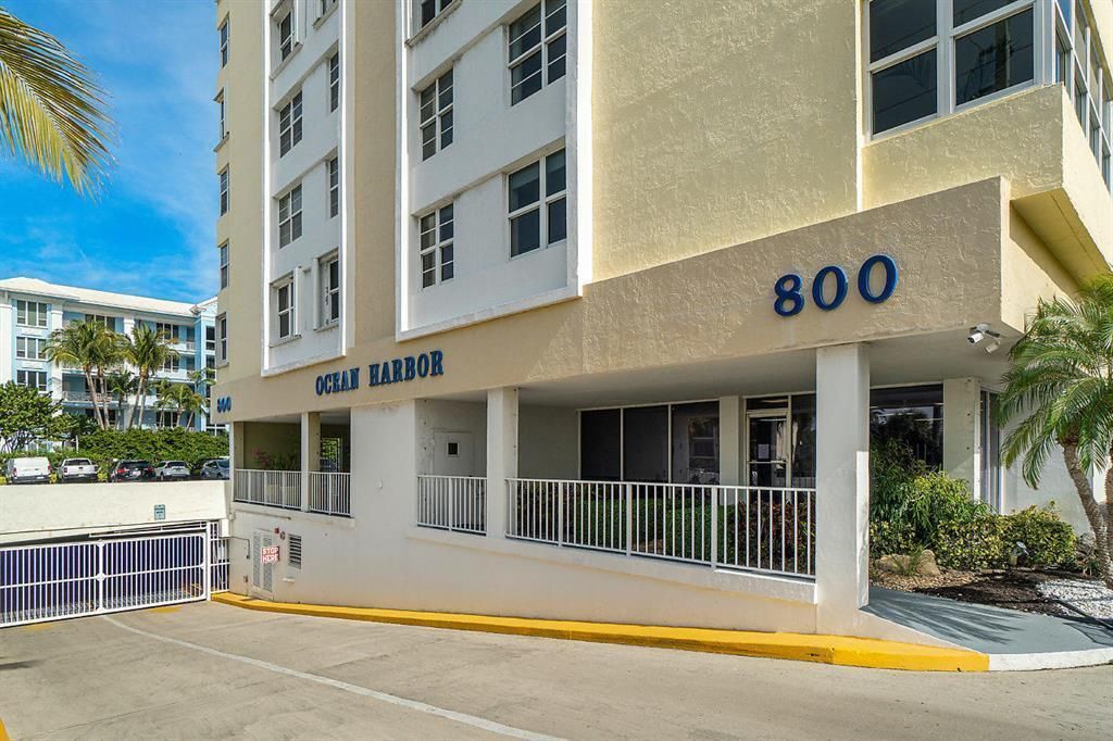 Photo of 800 SE 20th Avenue #407, Deerfield Beach, FL 33441 (MLS # B26016769)