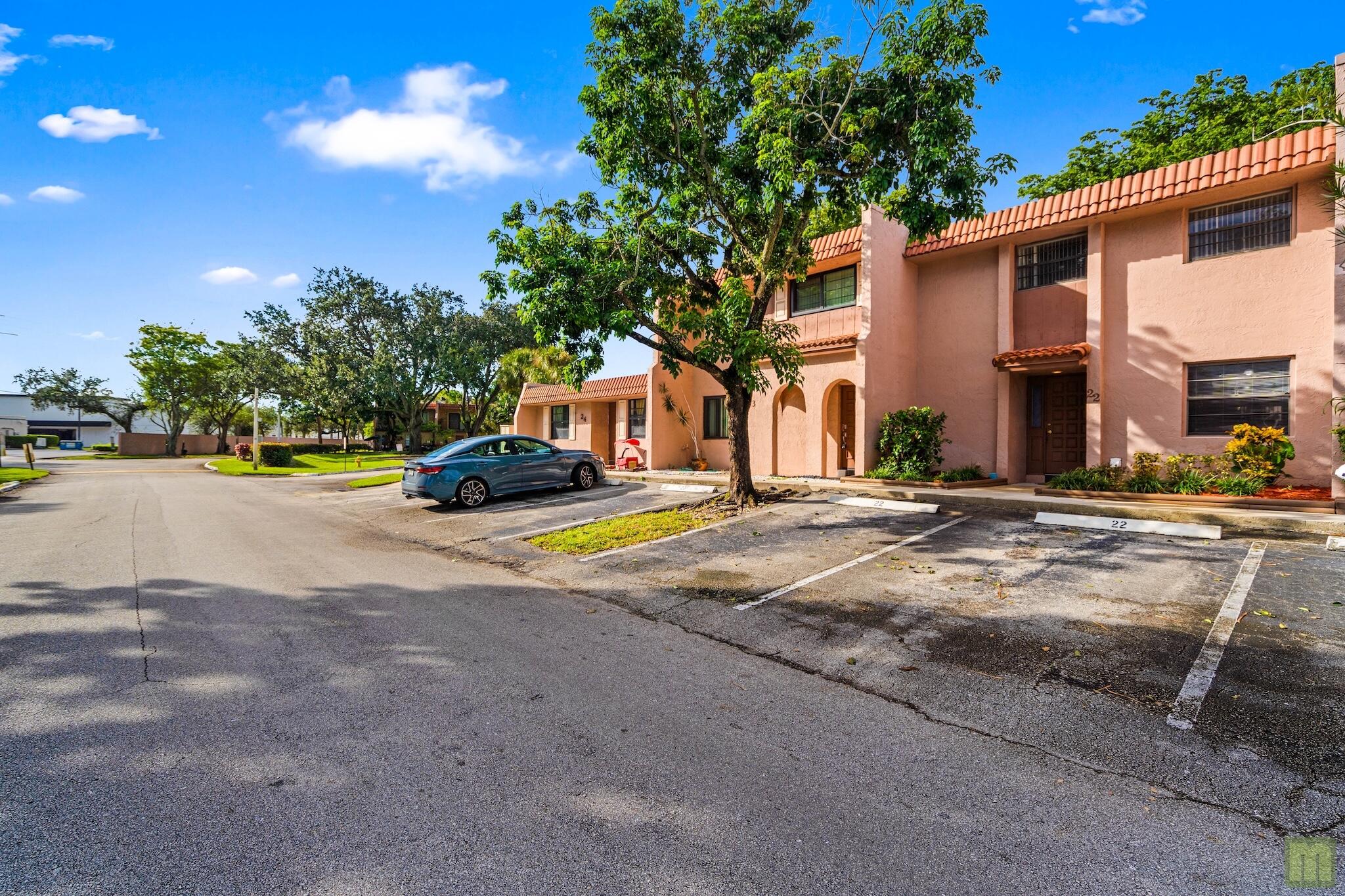 22 N VALENCIA Drive 3-32