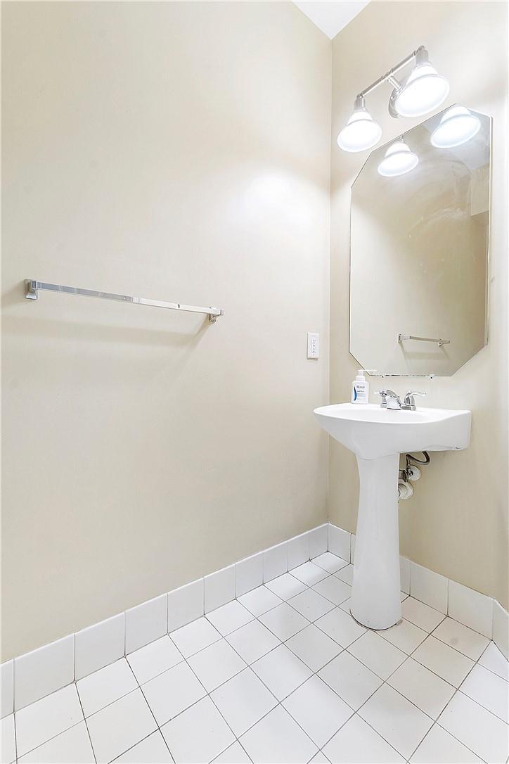 Woodland Lakes 71-18 B - Residential Lease