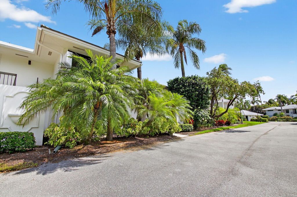 Photo of 3946 Quail Ridge Drive N, Boynton Beach, FL 33436 (MLS # R11098372)