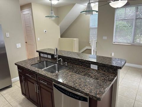 Townhouse in Boca Raton FL 3608 5th Terrace Ter 10.jpg