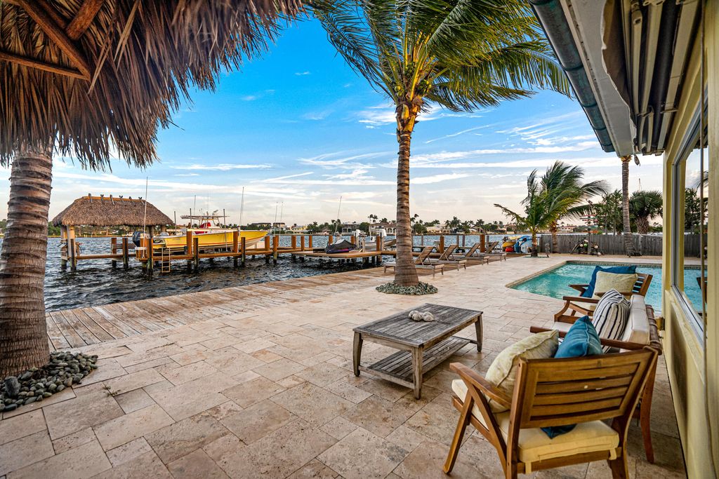 Photo of 844 East Drive, Boynton Beach, FL 33435 (MLS # B26022747)