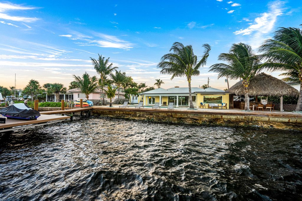 Photo of 844 East Drive, Boynton Beach, FL 33435 (MLS # B26022747)