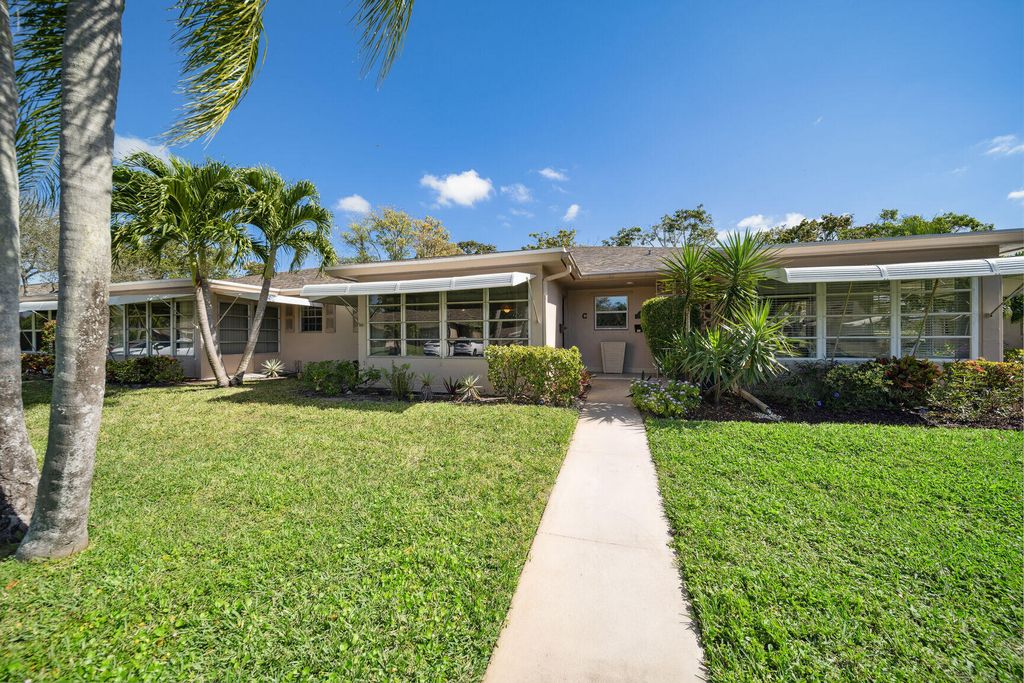 Photo of 1307 SE High Point Way SE #C, Delray Beach, FL 33445 (MLS # R10864136)