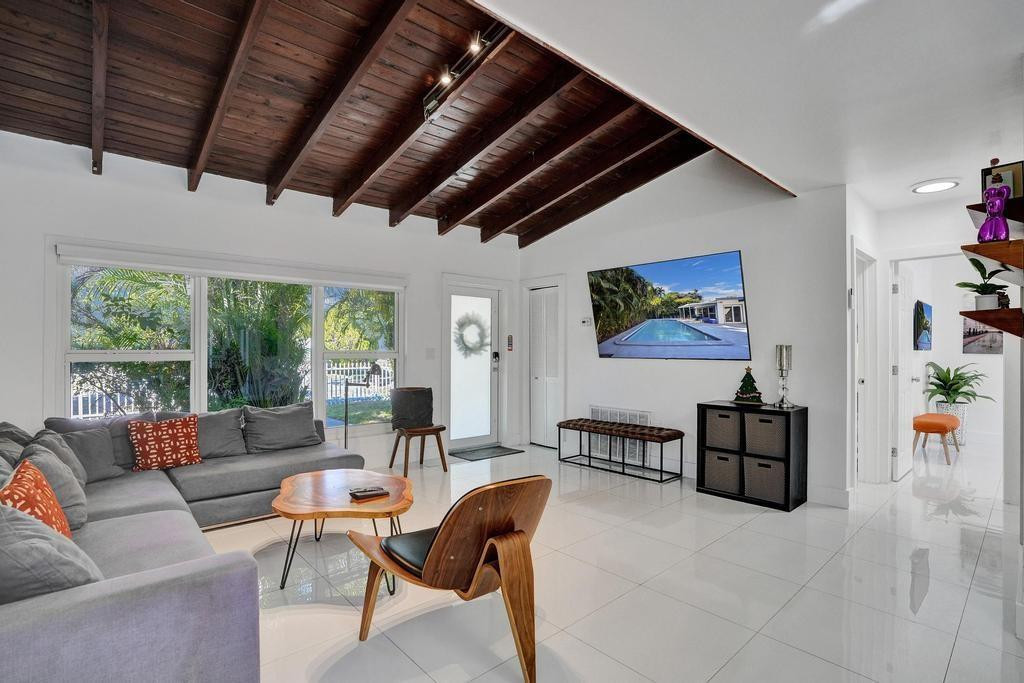 1050 NE 150th Street