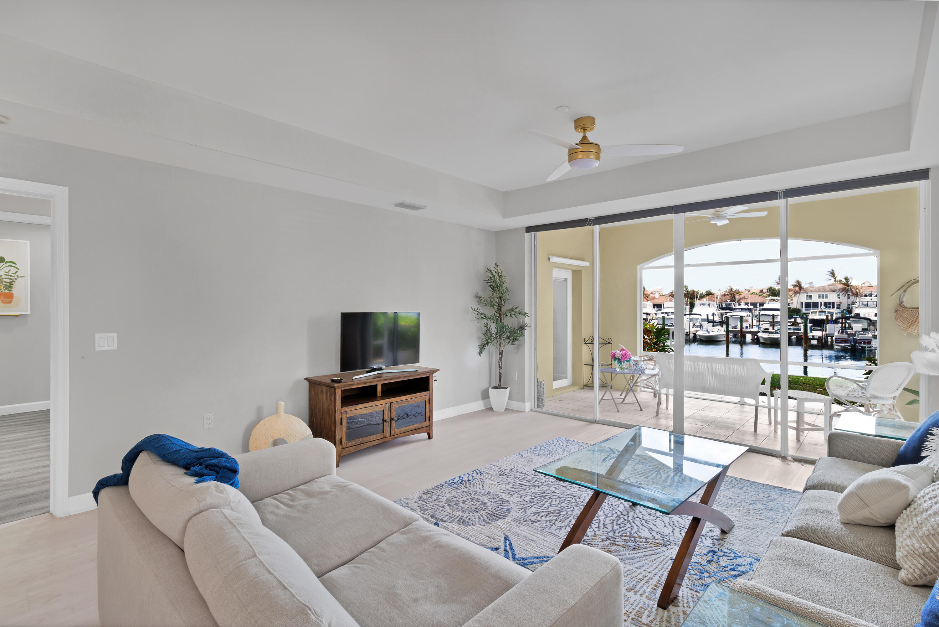 5520 N Harbor Village Drive 105