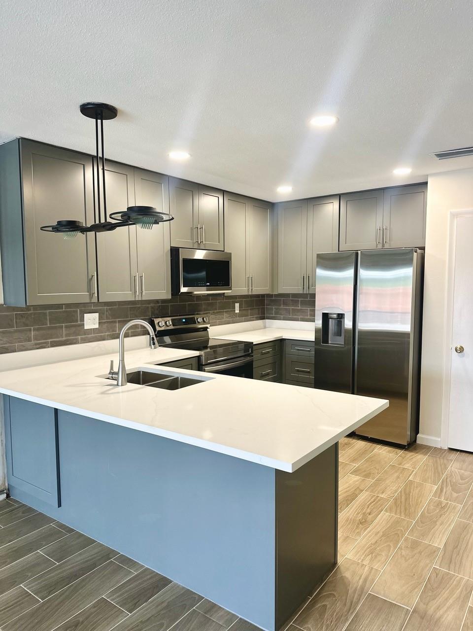 TOTALLY REMODELED. SPACIOUS-1,500 SQUARE FEET DUPLEX IN DESIRABLE CORAL SPRINGS. LARGE DRIVEWAY AND POOL. SPLIT FLOOR PLAN 3 BEDROOMS AND 2 BATHROOMS. LARGE LIVING/DINING ROOM AND FAMILY ROOM WITH TILE THROUGHOUT ENTIRE HOUSE. OPEN KITCHEN WITH BRAND NEW APPLIANCES AND CABINETS, EAT-IN ISLAND OVERLOOKS DEN, FAMILY ROOM AND POOL. WASHER AND DRYER IN A HUGE LAUNDRY ROOM. PRIMARY BEDROOM HAS WALK IN CLOSET, PRIVATE BATHROOM AND DIRECT ACCESS TO POOL AND SCREENED PORCH. LARGE LINEN’S CLOSET.
LARGE DRIVEWAY ON A QUIET CUL-DE-SAC. GOOD SCHOOLS. CLOSE TO RESTAURANTS AND LOTS OF SHOPPING. GREAT HOME, READY TO MOVE IN. FAST APPROVAL.
MOST PETS OK. LAWN MAINTENANCE, POOL MAINTENANCE AND GARBAGE PICKUP INCLUDED.
FIRST LAST AND SECURITY. MUST SEE!