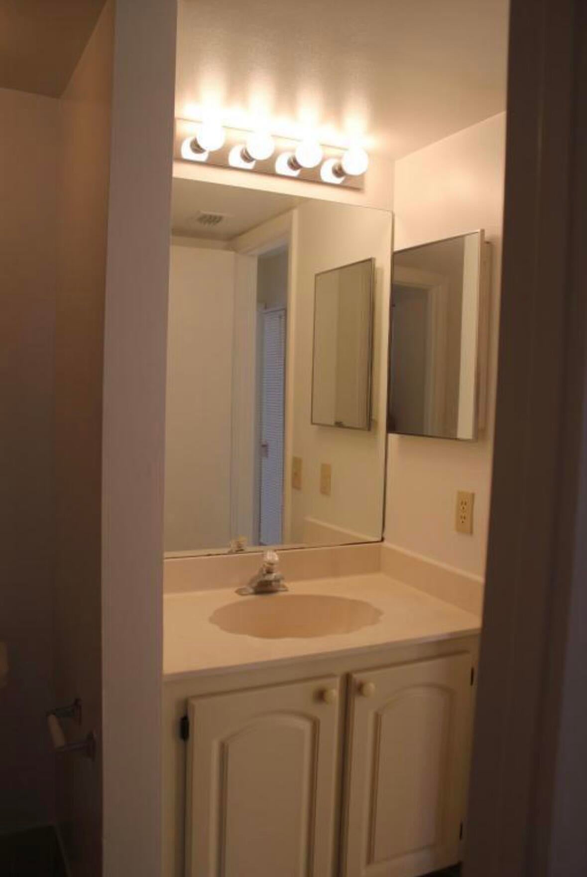 1256 S Military Trail 911