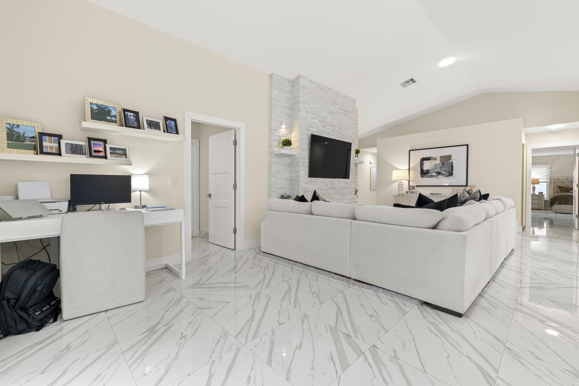 Hidden Valley - Residential Lease