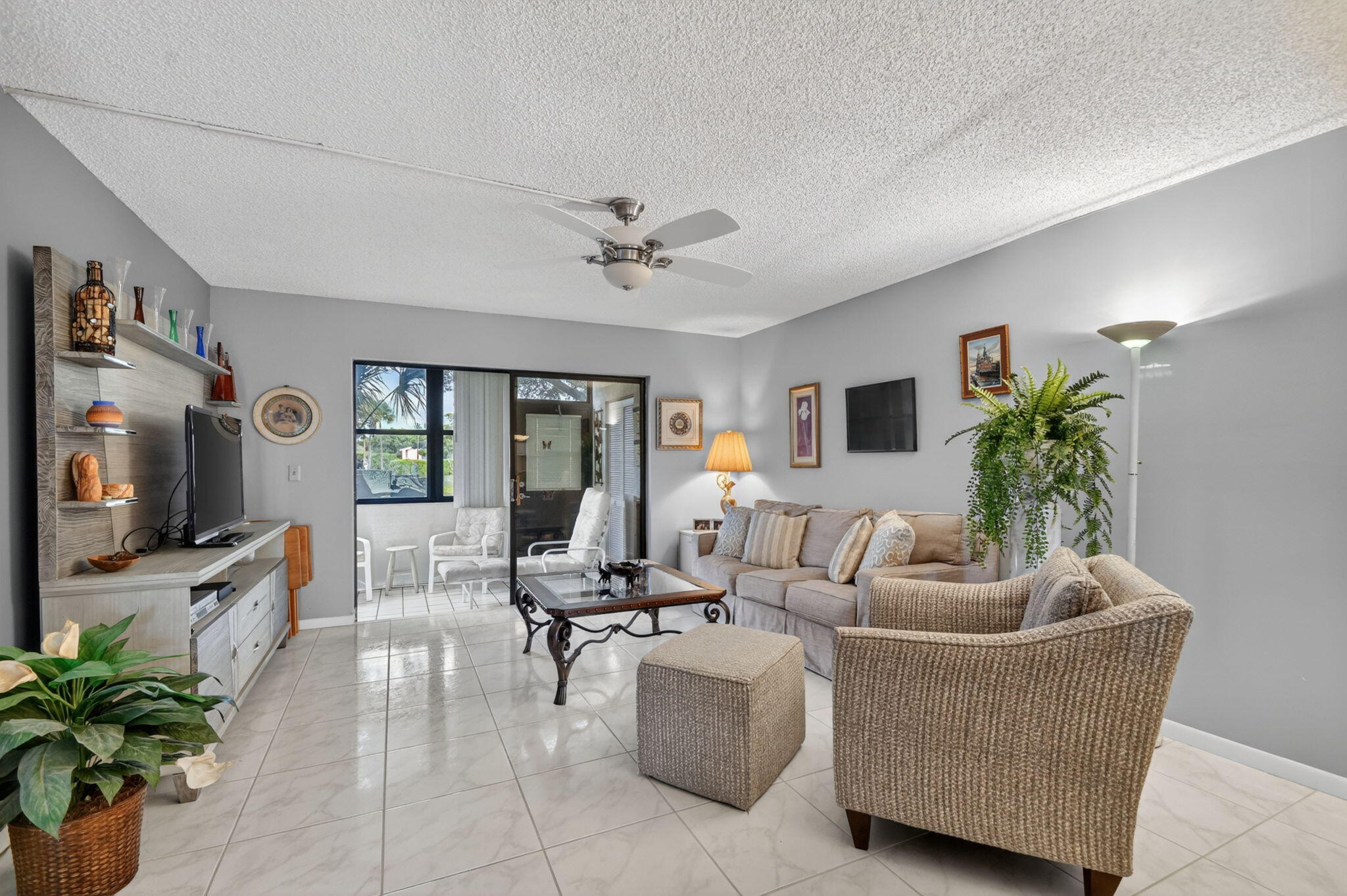 GOLDEN LAKES VILLAGE CONDO R - Residential