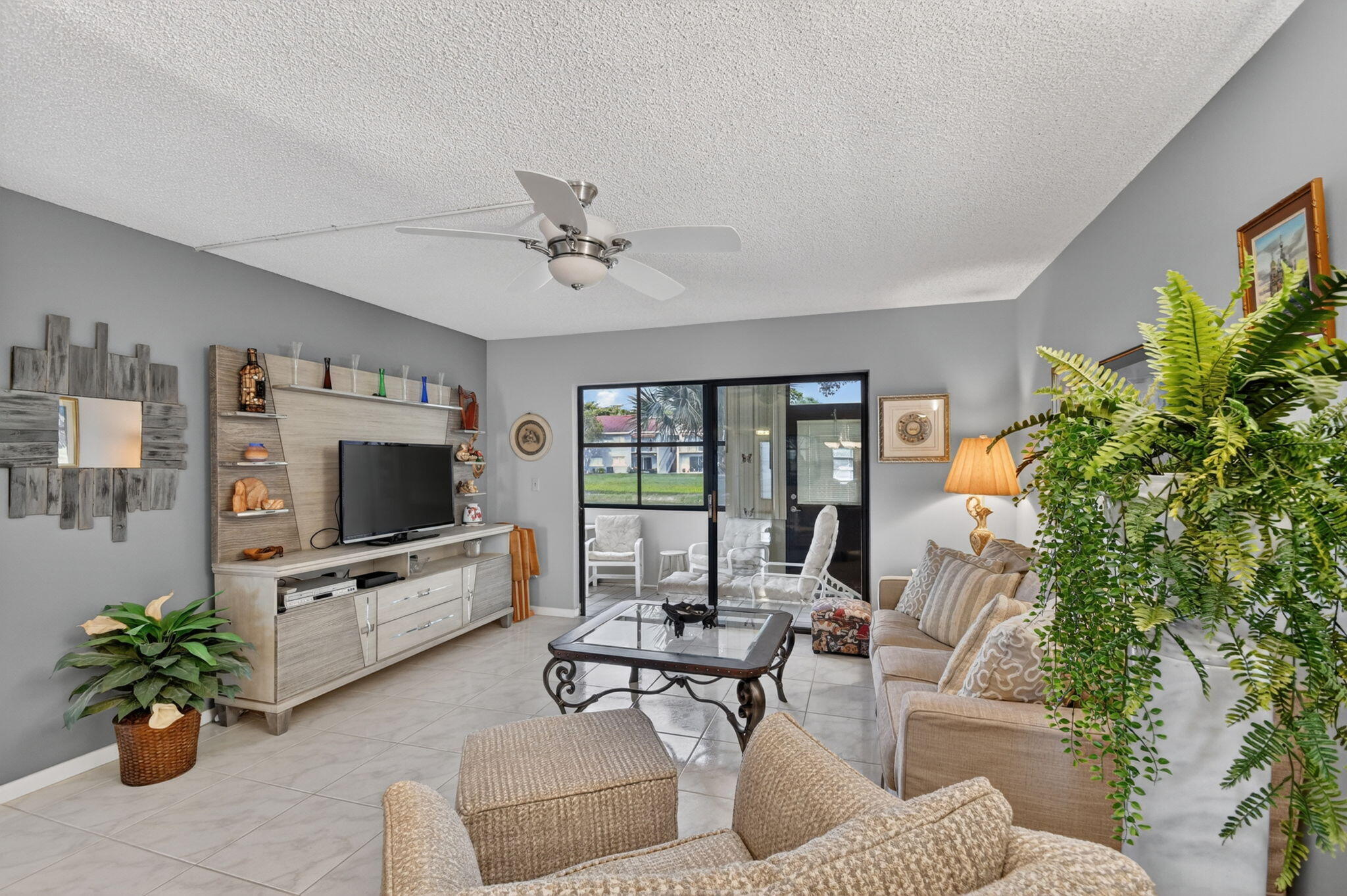 GOLDEN LAKES VILLAGE CONDO R - Residential