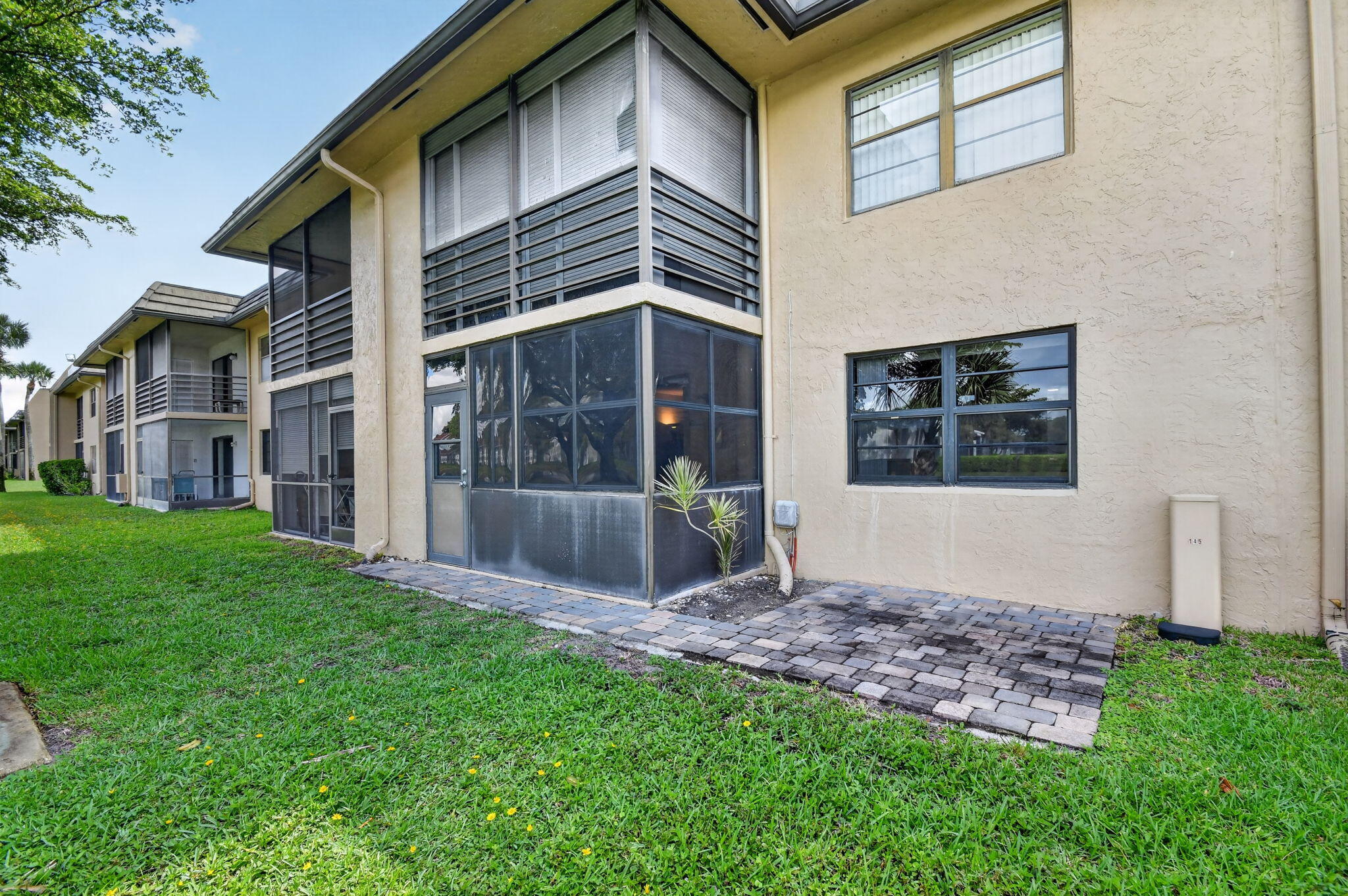 GOLDEN LAKES VILLAGE CONDO R - Residential