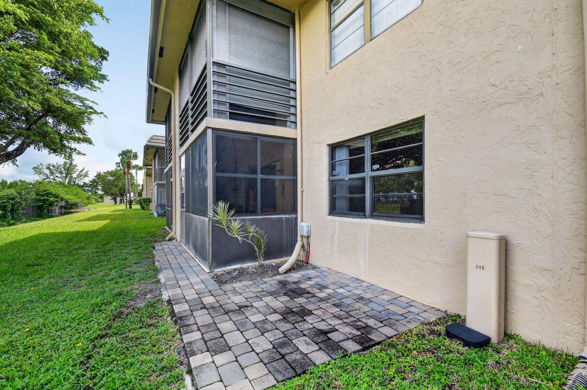 GOLDEN LAKES VILLAGE CONDO R - Residential